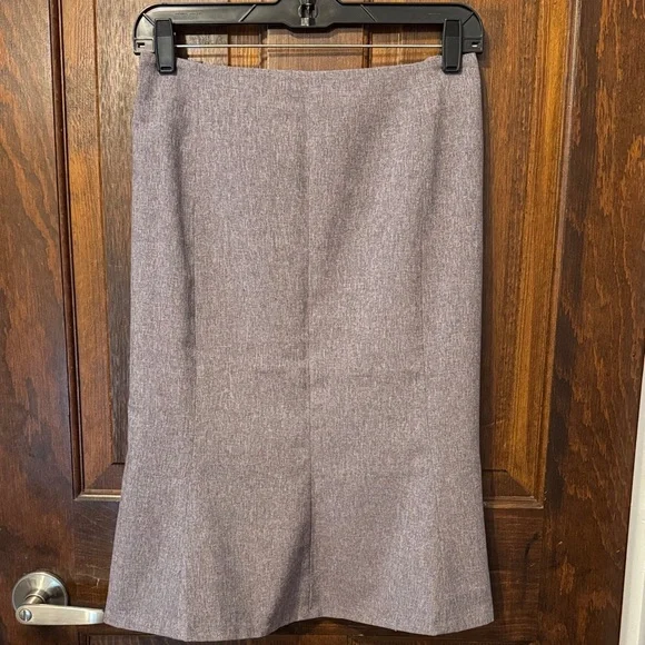 Le Suit Professional Two Piece Suit in Lavender - Picture 4 of 5